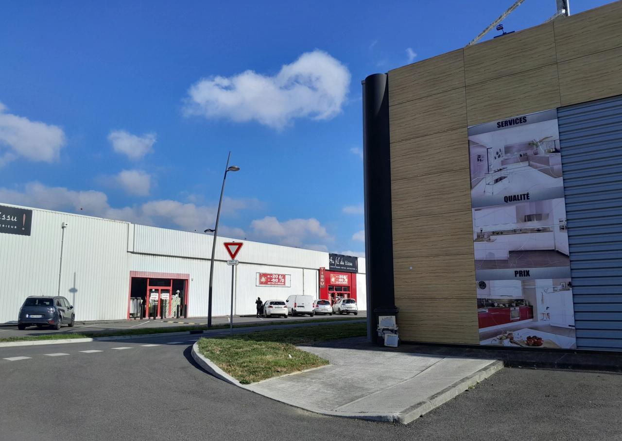 Commerce Portet-sur-Garonne 450m² Location commerce Portet-sur-Garonne Haute-Garonne OLCOM2532134 1